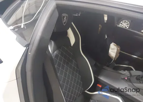 2017 Lamborghini Aventador Lp750-4 Superveloce z USA, uszkodzony, nr VIN ZHWUG4ZD4HLA06463